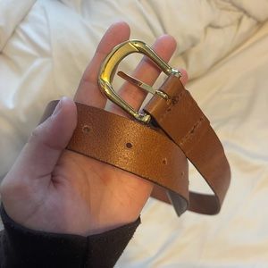 very trendy brown belt